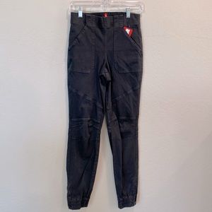 NEW! Spanx Women’s S, Stretch Twill Cargo Jogger in Washed Black